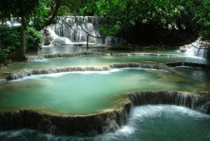 Luang-Prabang-Kuang-Si-waterfall1-e1482402699912-300x202 Destinos 